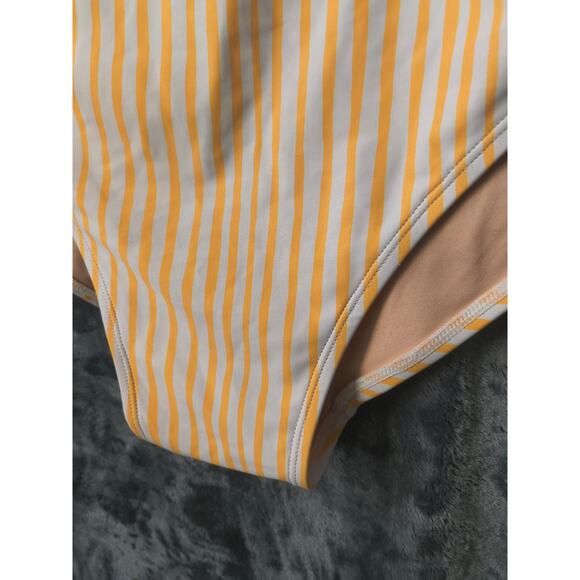 Mott50 Yellow Striped Ruffle 1/4 zip One Piece Swimsuit Classic Swim XL - Picture 2 of 7